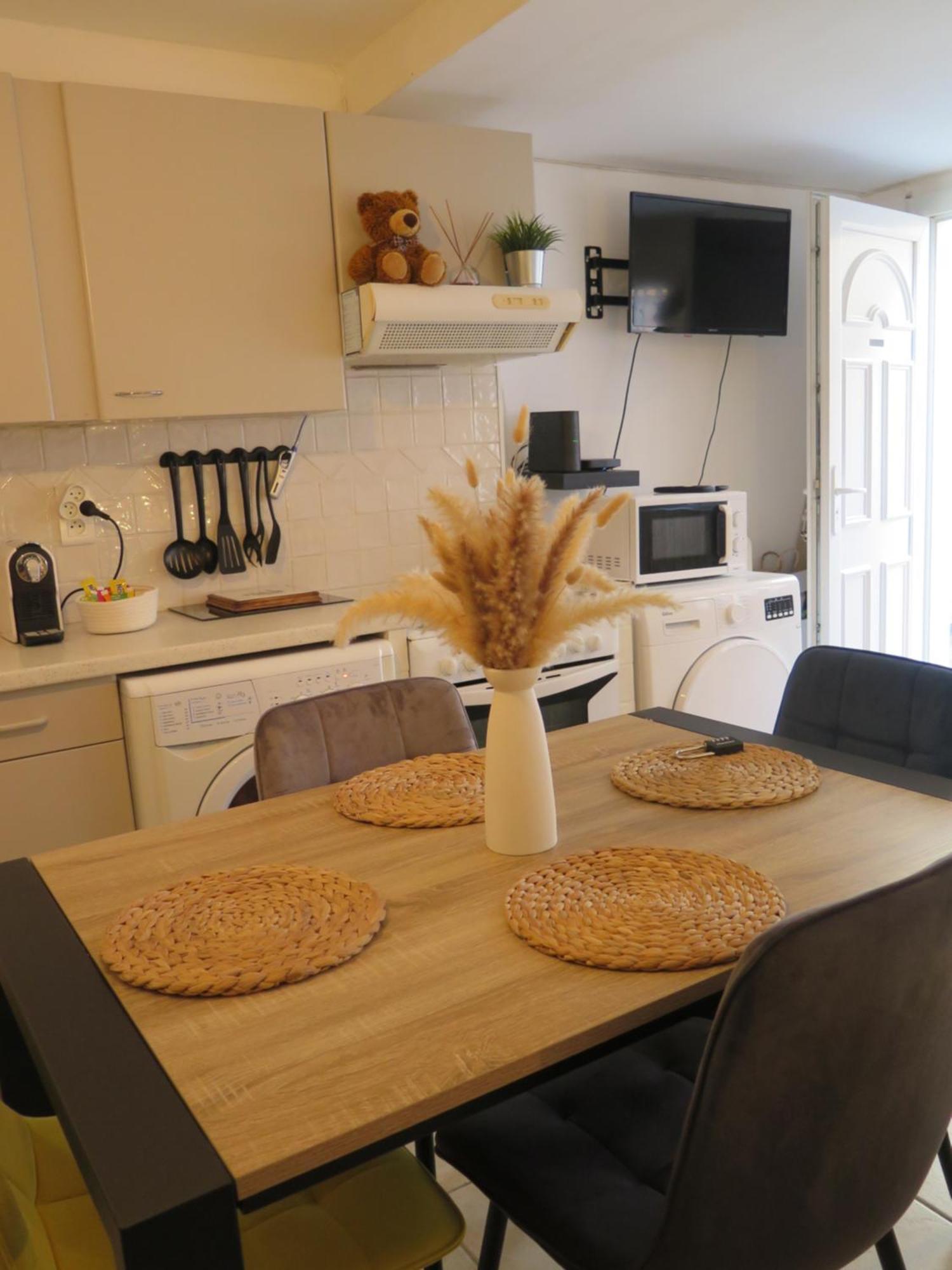 Maison De Village A 35 M Du Bord De Mer Marsilya Dış mekan fotoğraf